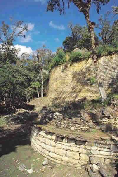 Fortaleza de Kuelap Pueblo Alto