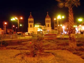 HUARAZ DE NOCHE