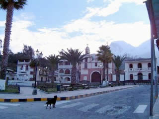 PLAZA DE ARMAS DE MANCOS