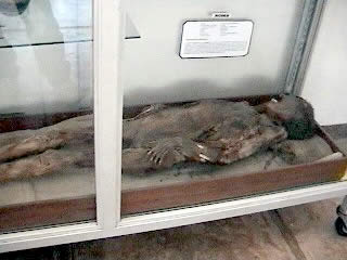 MUSEO DE SECHIN CADAVER DE MUJER