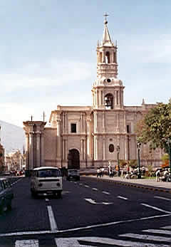 PLAZA DE ARMAS 02