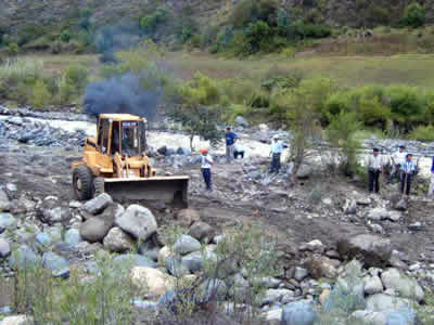 ACTIVIDAD MUNICIPAL DE LIMPIEZA DEL RIO HUACARMAYO 04