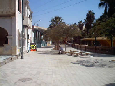 MALECON DE LA LAGUNA HUACACHINA 05