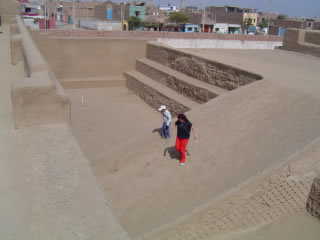 Huaca La Esmeralda 04