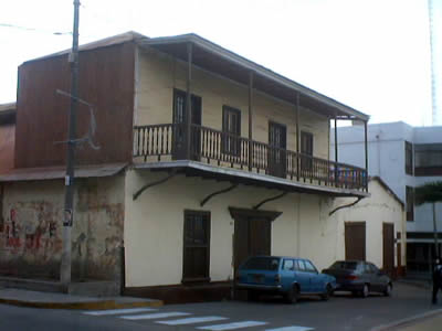 UNA CASA DE ILO