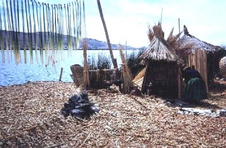 ISLA DE LOS UROS 04