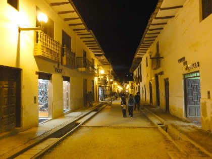 CHACHAPOYAS DE NOCHE 04