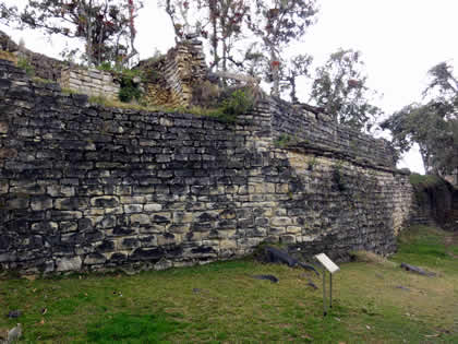 COMPLEJO ARQUEOLOGICO MONUMENTAL KUELAP - EL CASTILLO 03