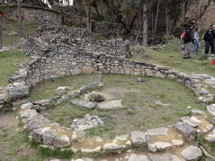 COMPLEJO ARQUEOLOGICO MONUMENTAL KUELAP - ESTRUCTURAS E2 Y E3 18