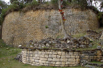 COMPLEJO ARQUEOLOGICO MONUMENTAL KUELAP - GRAN MURALLA EXTERNA PUEBLO ALTO 12