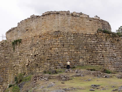 COMPLEJO ARQUEOLOGICO MONUMENTAL KUELAP FOTOS 01