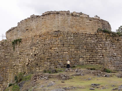 COMPLEJO ARQUEOLOGICO MONUMENTAL KUELAP FOTOS 01