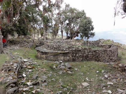 COMPLEJO ARQUEOLOGICO MONUMENTAL KUELAP - SECTOR PUEBLO BAJO 03