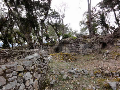 COMPLEJO ARQUEOLOGICO MONUMENTAL KUELAP - SECTOR PUEBLO BAJO 04