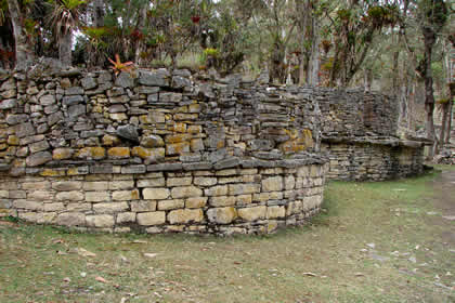 COMPLEJO ARQUEOLOGICO MONUMENTAL KUELAP - SECTOR PUEBLO BAJO 09