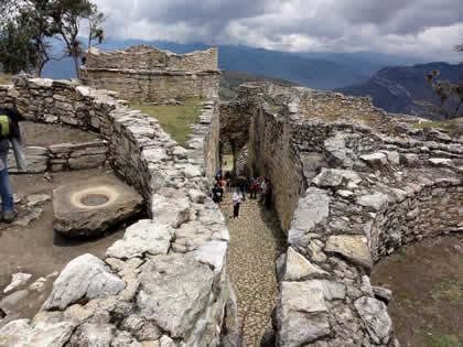 COMPLEJO ARQUEOLOGICO MONUMENTAL KUELAP - ACCESO 01 09