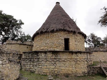 COMPLEJO ARQUEOLOGICO MONUMENTAL KUELAP - CASA RECONSTRUIDA 06