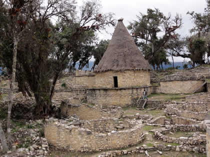 COMPLEJO ARQUEOLOGICO MONUMENTAL KUELAP - CASA RECONSTRUIDA 10