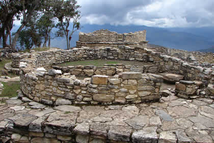 COMPLEJO ARQUEOLOGICO MONUMENTAL KUELAP - CASAS CIRCULARES 02