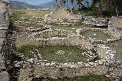 COMPLEJO ARQUEOLOGICO MONUMENTAL KUELAP - CASAS CIRCULARES 14