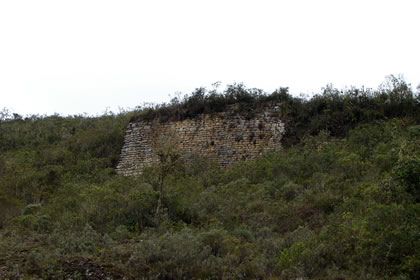 COMPLEJO ARQUEOLOGICO MONUMENTAL KUELAP - ESTACIONAMIENTO 02