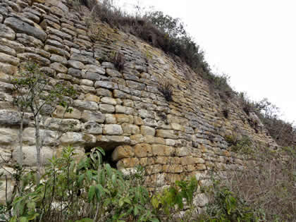 COMPLEJO ARQUEOLOGICO MONUMENTAL KUELAP - ESTACIONAMIENTO 03