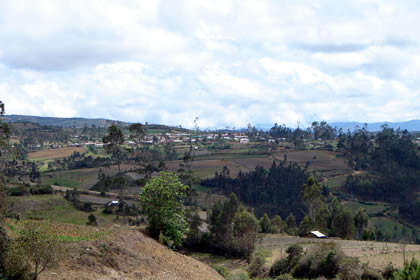 CAMINATA A LOS SARCOFAGOS DE KARAJIA 01