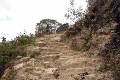 CAMINATA A LOS SARCOFAGOS DE KARAJIA 09