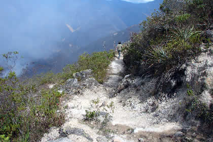 CAMINATA HACIA PUEBLO DE MUERTOS 04