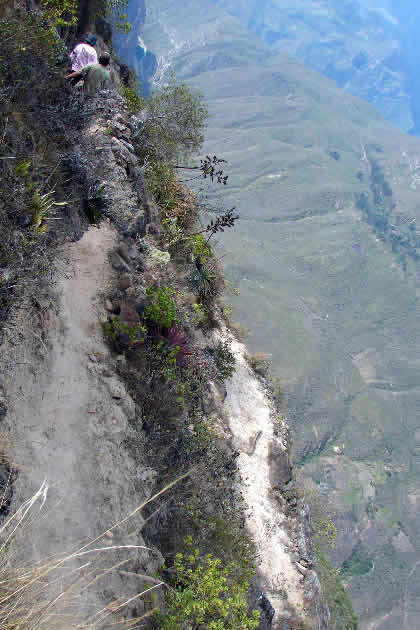 CAMINATA HACIA PUEBLO DE MUERTOS 07