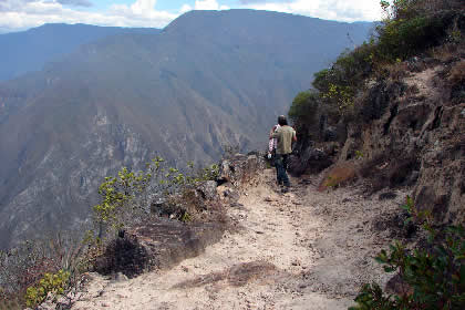 CAMINATA HACIA PUEBLO DE MUERTOS 08