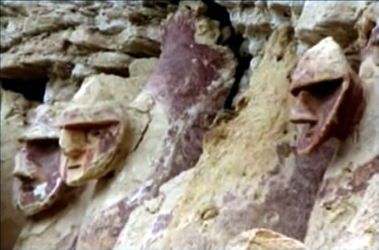 SARCOFAGOS Y MAUSOLEOS DE LA CULTURA CHACHAPOYAS 02