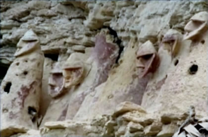 SARCOFAGOS Y MAUSOLEOS DE LA CULTURA CHACHAPOYAS 03