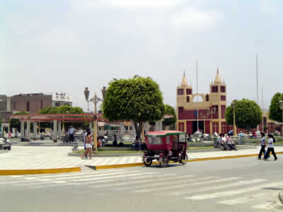 PLAZA DE ARMAS DE HUARMEY