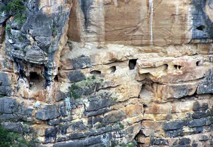 LLAMELLIN - CUEVAS SAJRI