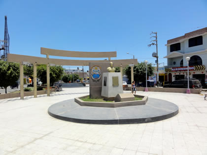 PLAZA DE ARMAS DE HUARMEY 05