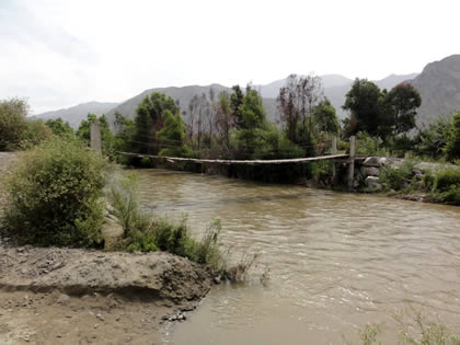 RIO Y VALLE DE HUARMEY 01