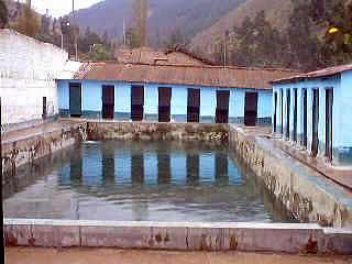 BAÑOS TERMALES HUALALACHI 01