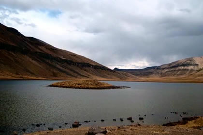 LAGUNA DE IGMA, GEISERS DE OCORURO Y SAYROSA 01