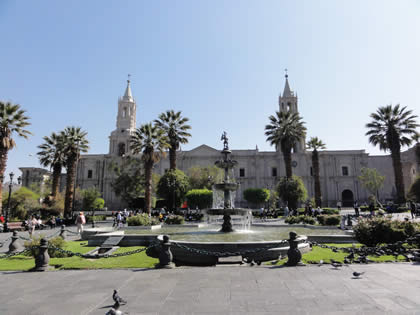 PLAZA DE ARMAS AREQUIPA 01