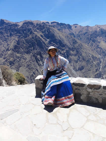 TRAJE TIPICO DEL VALLE DEL COLCA 04