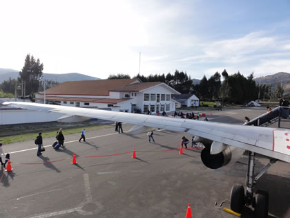 AEROPUERTO ARMANDO REVOREDO IGLESIAS 01