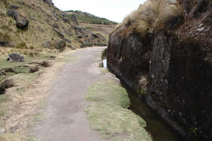 COMPLEJO HIDRAULICO CEREMONIAL CUMBEMAYO ACUEDUCTO 02