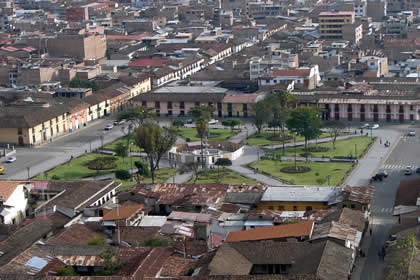 PLAZA DE ARMAS DE CAJAMARCA 01