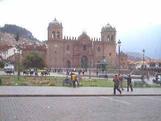 LA CIUDAD DEL CUSCO DE NOCHE