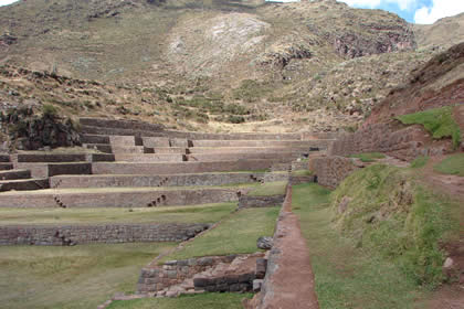 PARQUE ARQUEOLOGICO TIPON TERRAZAS Y ANDENES 06