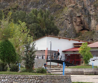 PISCINA DE AGUAS TERMALES SAN CRISTOBAL 01