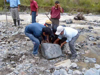 ACTIVIDAD MUNICIPAL DE LIMPIEZA DEL RIO HUACARMAYO 01