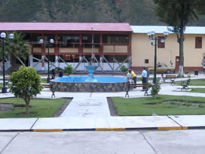 PLAZA PRINCIPAL DE HUACAR 04