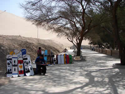 MALECON DE LA LAGUNA HUACACHINA 06